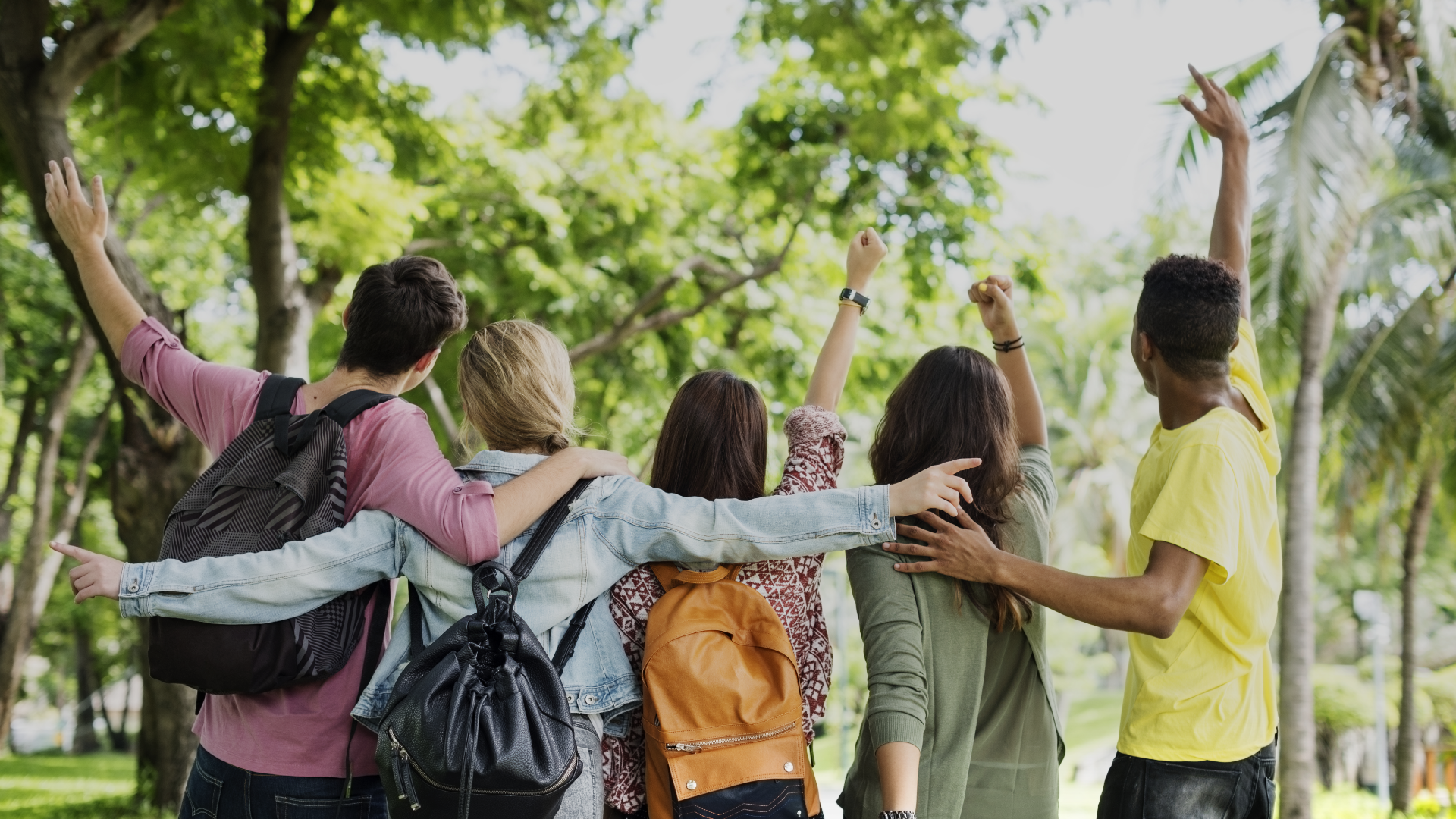 young-friends-in-the-park